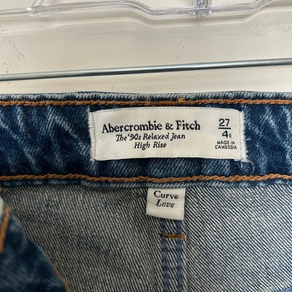 Abercrombie & Fitch High 90s Relaxed High Rise Jeans With Raw Hem - Picture 3 of 6